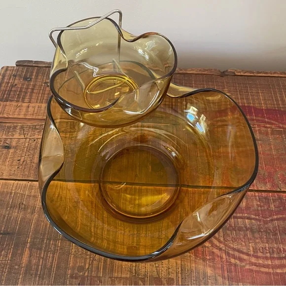 Vintage Amber Glass Anchor Hocking Chip & Dip Bowl🥨🍿 - Picture 4 of 11